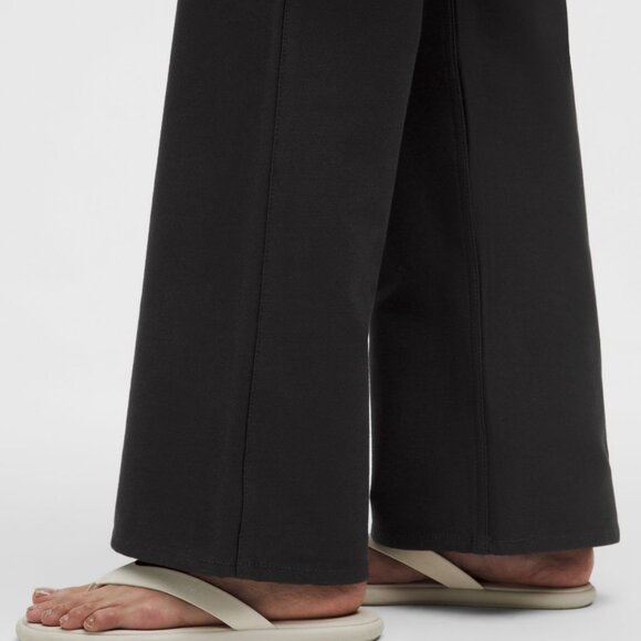 EasyFive High-Rise Subtle-Flare Pant Short - Picture 5 of 7